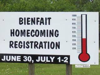 Reunion attendance sign on the Highway